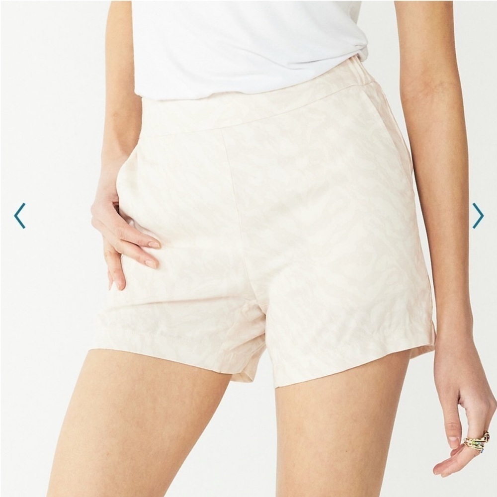 NWT Nine West Women’s Mid-Rise Pull On Soft Lightweight Shorts (Zebra Print) - Picture 5 of 8